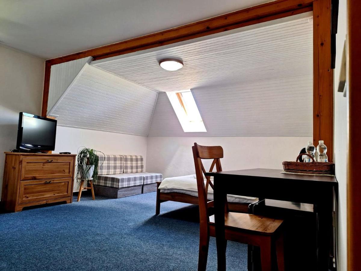 Vila Fenix B&B Ruzomberok Bagian luar foto