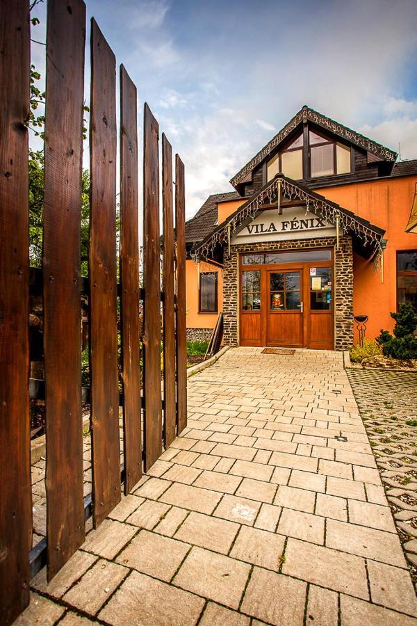 Vila Fenix B&B Ruzomberok Bagian luar foto