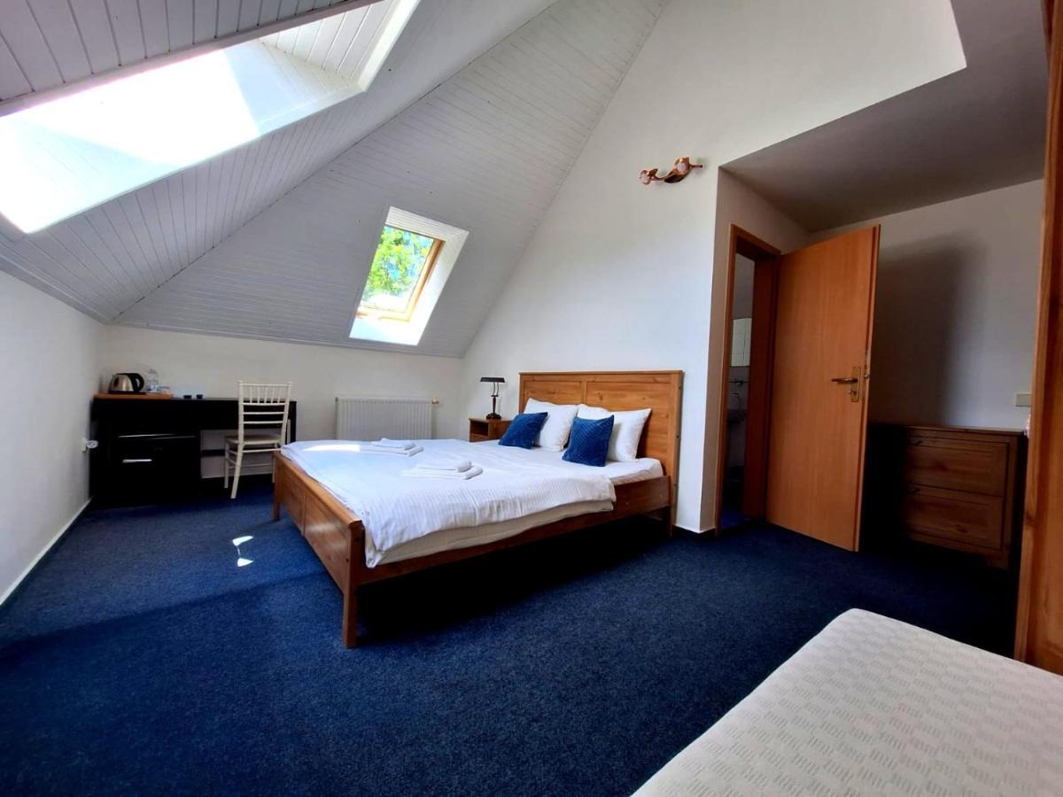 Vila Fenix B&B Ruzomberok Bagian luar foto