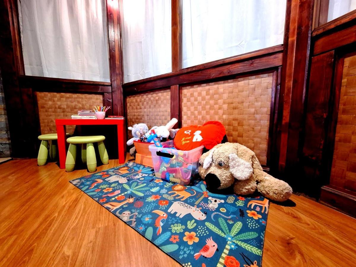 Vila Fenix B&B Ruzomberok Bagian luar foto