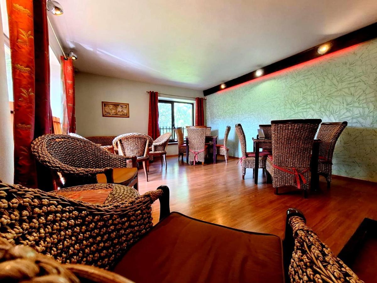 Vila Fenix B&B Ruzomberok Bagian luar foto
